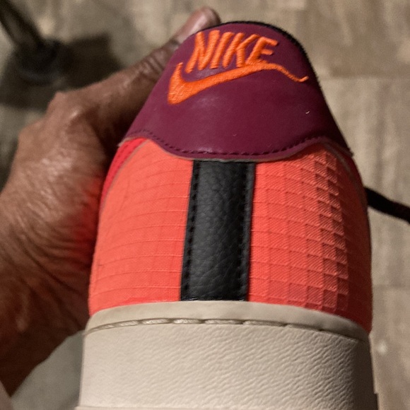 CREAM SUEDE ORANGE AND BLACK NIKES SNEAKERS Slightly Used - Picture 11 of 16